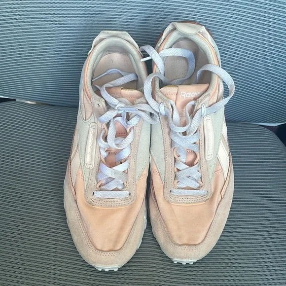 GC Reebok Pink Legacy Runners - Size 7 - Picture 3 of 6